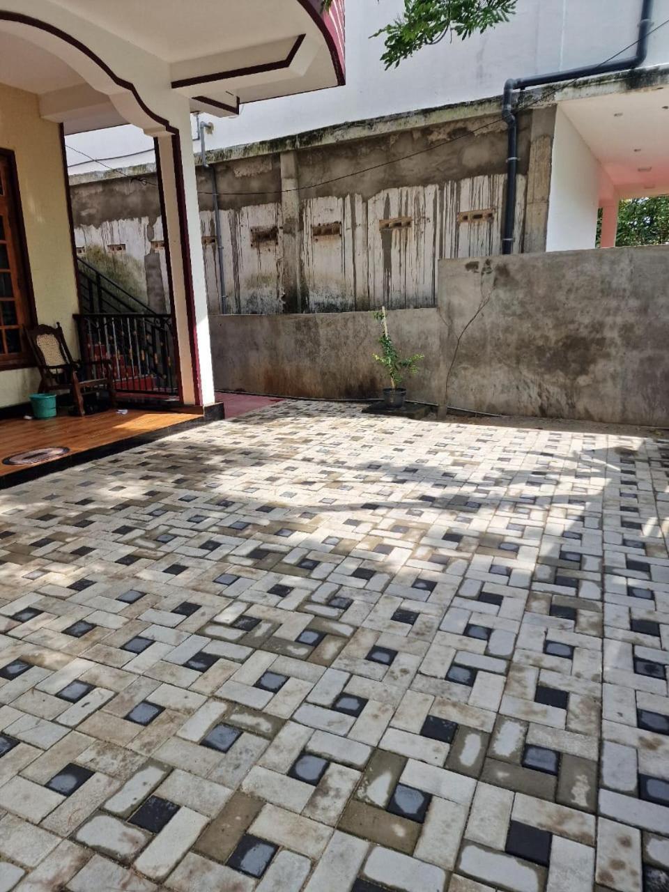 Javi Holiday Home Trincomalee Exterior foto