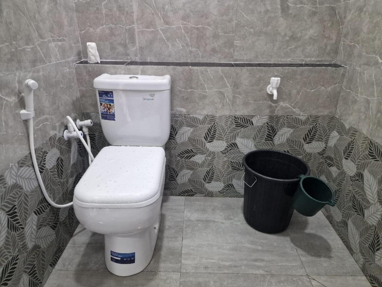 Javi Holiday Home Trincomalee Exterior foto